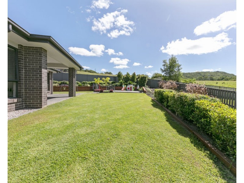 14 Reflection Court, Nambour QLD 4560