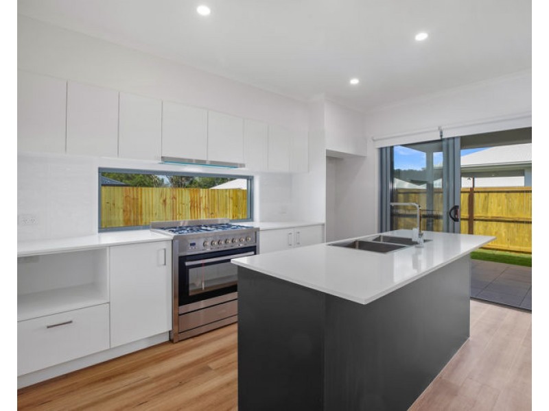 2/2 Gum Tree Place, Nambour QLD 4560