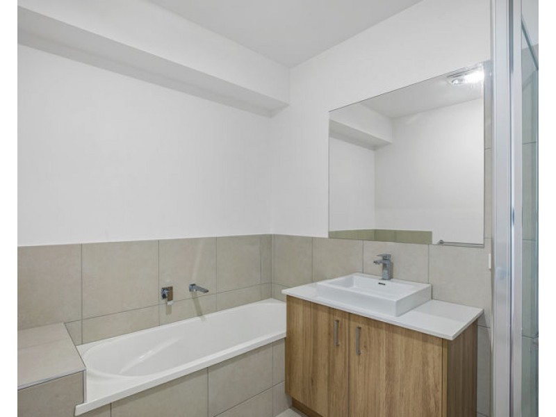 2/2 Gum Tree Place, Nambour QLD 4560