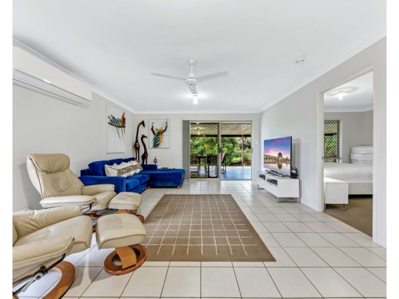 9 Charlton Court, Burnside QLD 4560