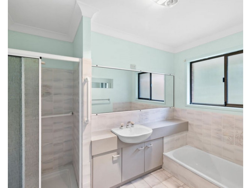 10 Kentia Street, Highworth QLD 4560
