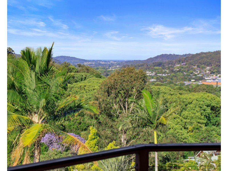 8 Pearl Parade, Nambour QLD 4560