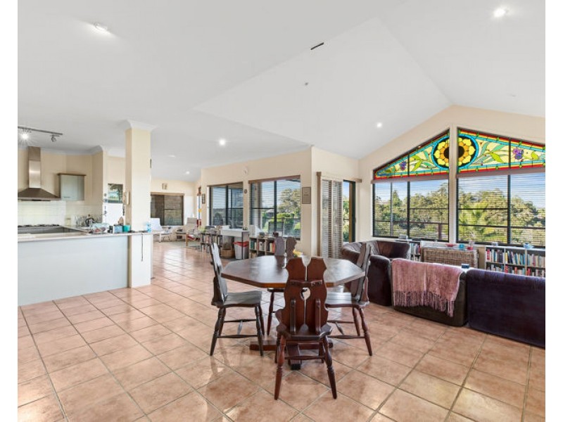 8 Pearl Parade, Nambour QLD 4560
