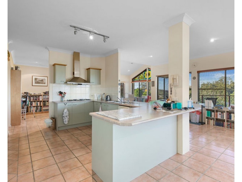 8 Pearl Parade, Nambour QLD 4560