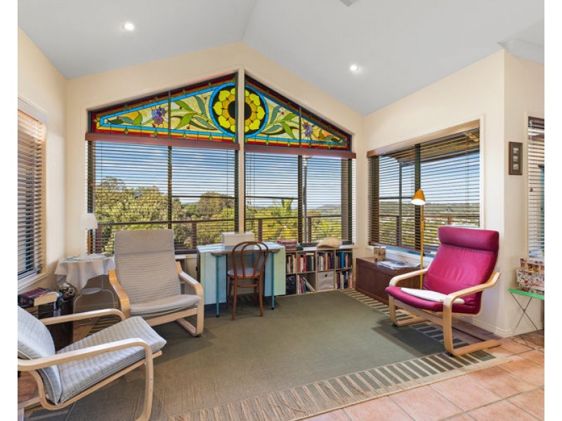 8 Pearl Parade, Nambour QLD 4560