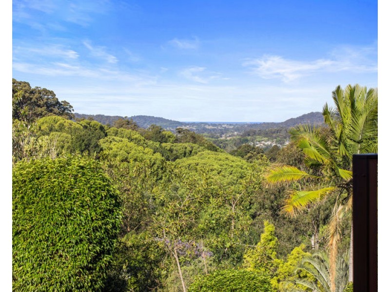 8 Pearl Parade, Nambour QLD 4560