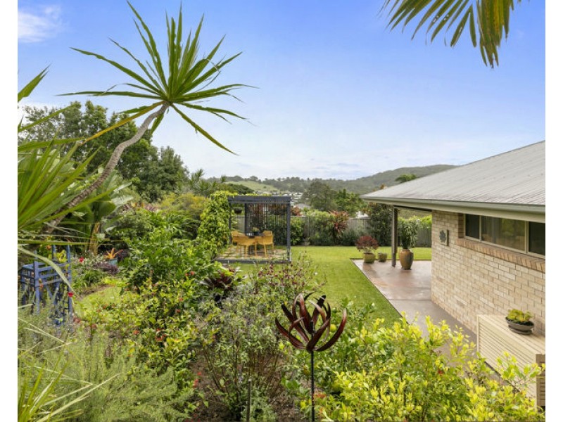 22 Westview Crescent, Nambour QLD 4560