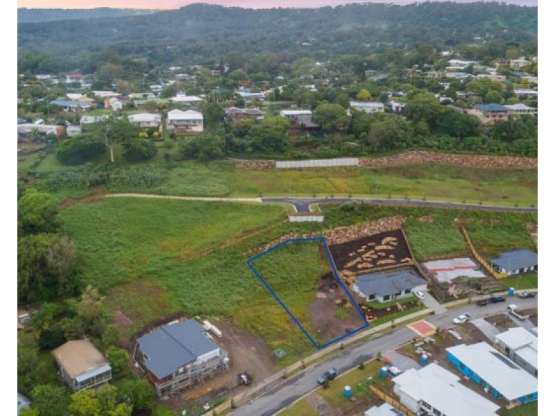 9 Jeanette Avenue, Nambour QLD 4560