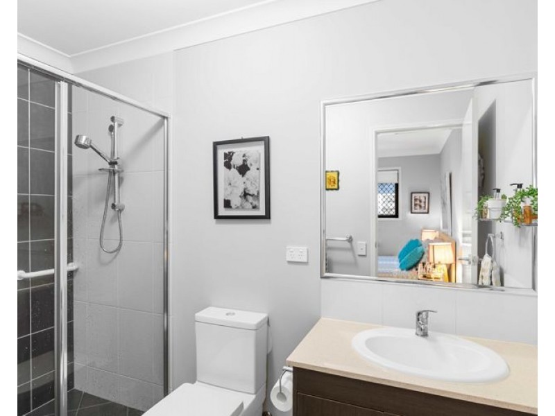 2/6 Betsy Way, Nambour QLD 4560