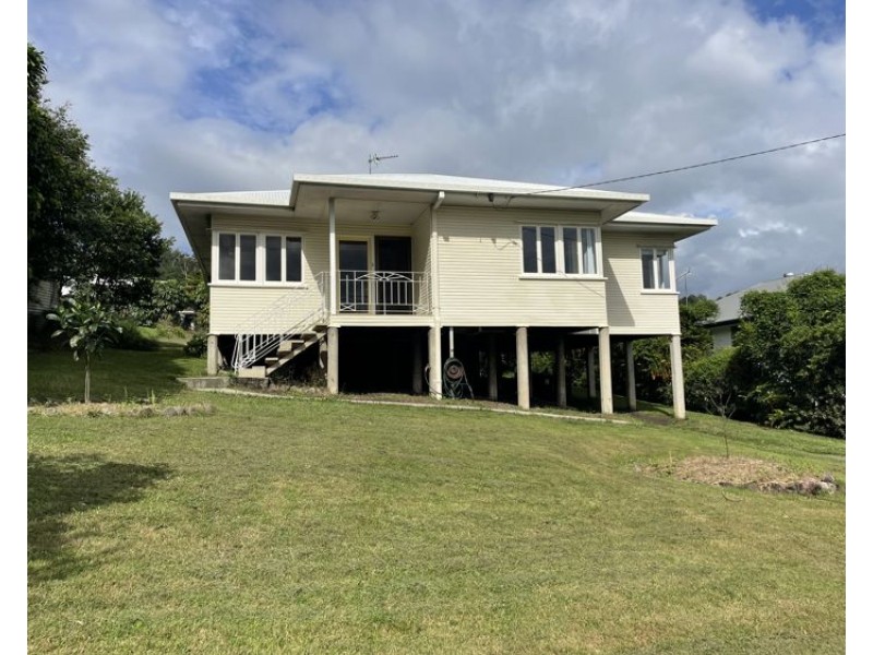 33 Fairmeadow Road, Nambour QLD 4560