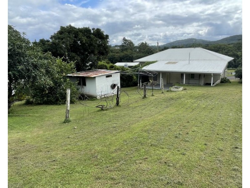 33 Fairmeadow Road, Nambour QLD 4560