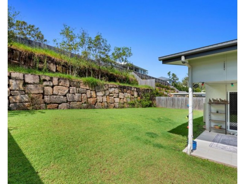 13 Jarrah Way, Landsborough QLD 4550