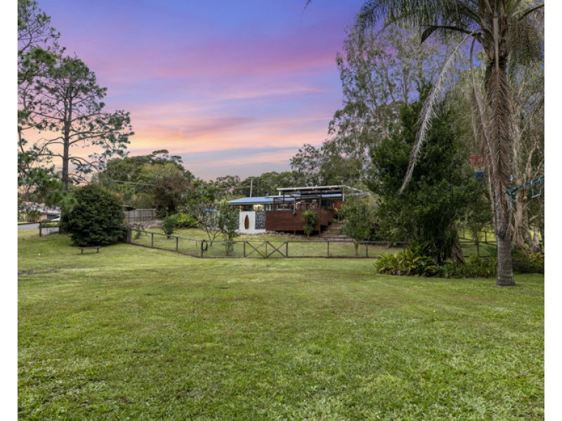 10 Angus Crescent, Kureelpa QLD 4560