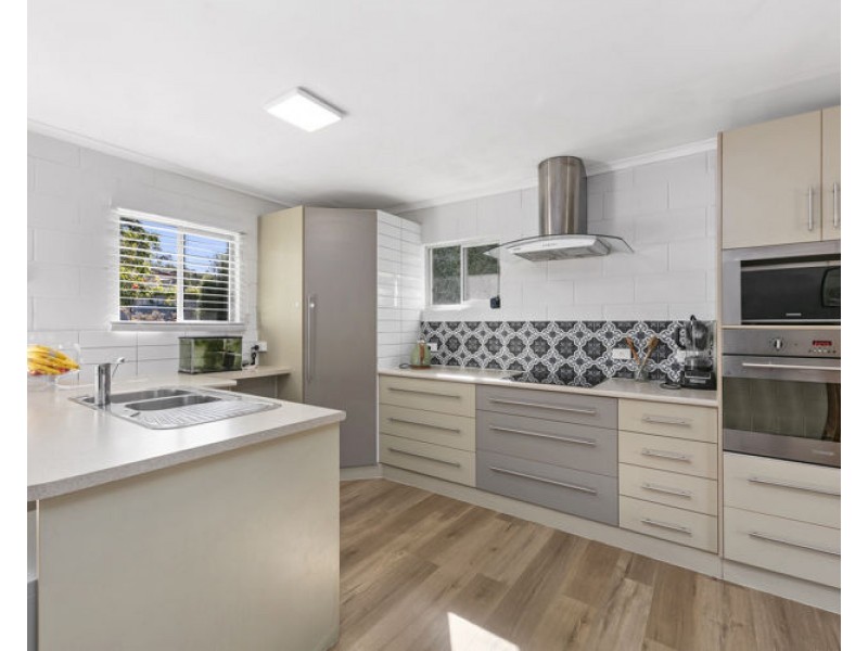 3 Olive Court, Nambour QLD 4560