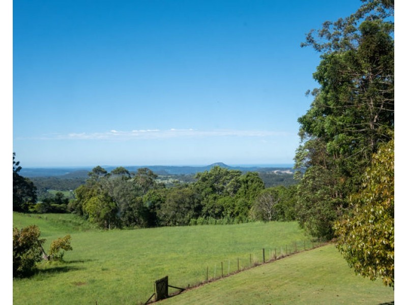 105 Flaxton Drive, Mapleton QLD 4560