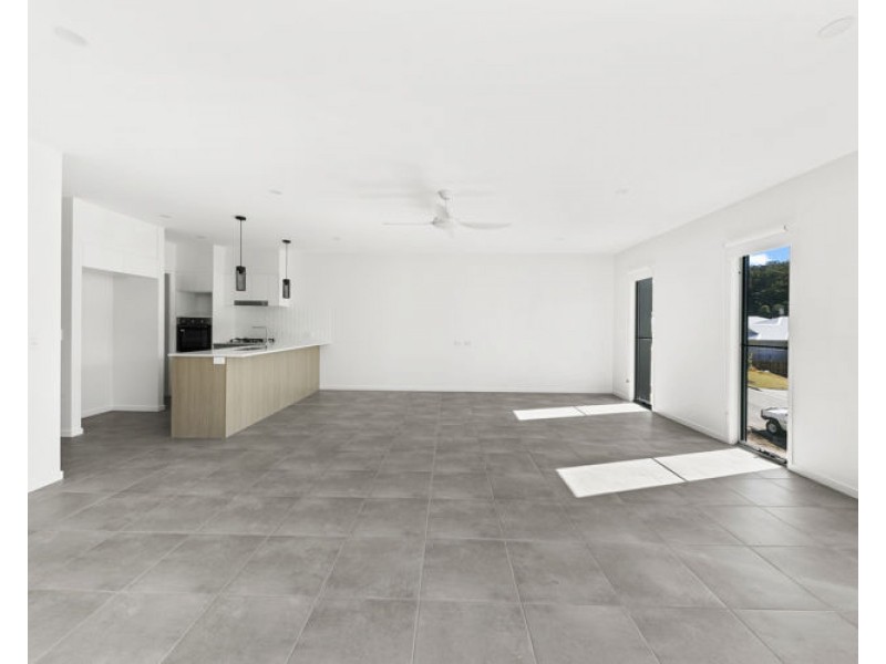 1/5 Jeanette Avenue, Nambour QLD 4560