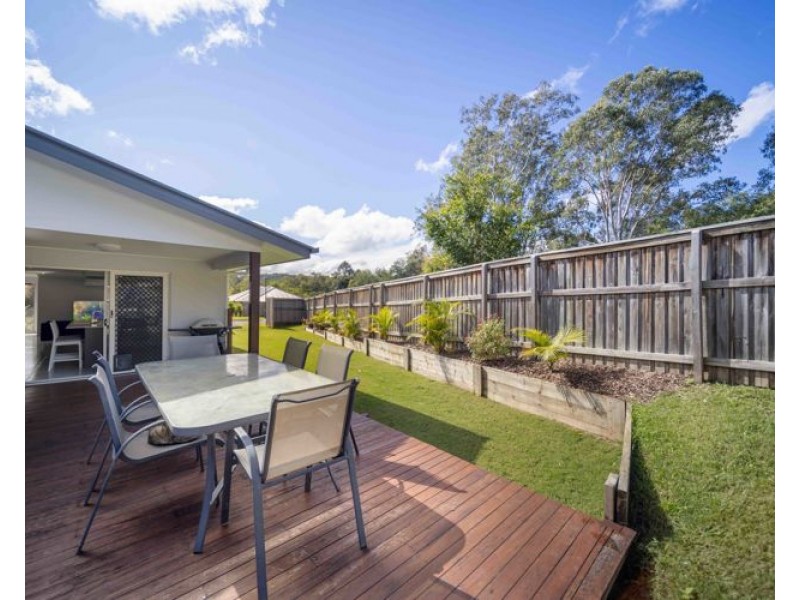 1 Creekside Circuit, Nambour QLD 4560