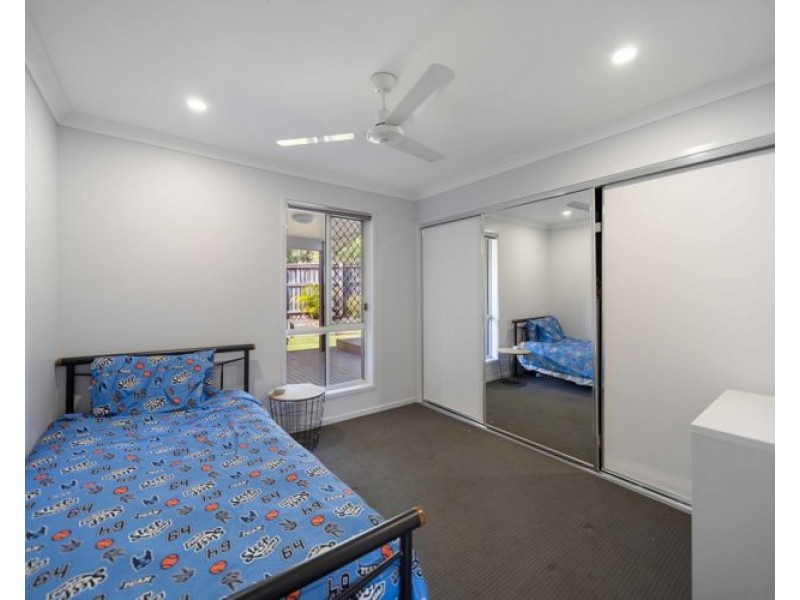 1 Creekside Circuit, Nambour QLD 4560