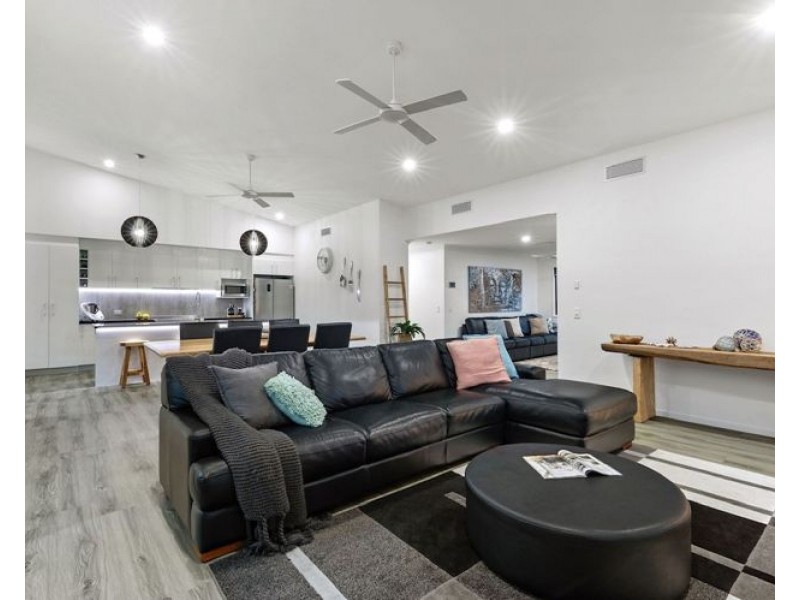 5 Emma Perren Drive, Nambour QLD 4560