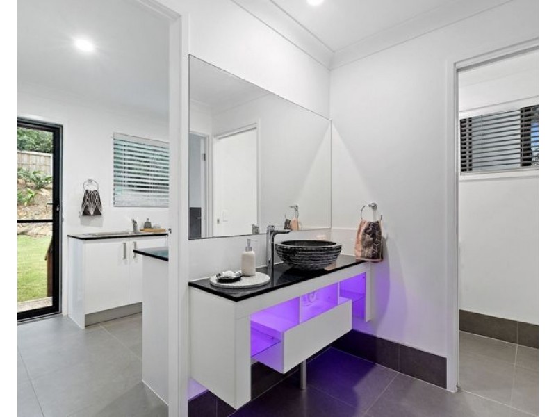 5 Emma Perren Drive, Nambour QLD 4560