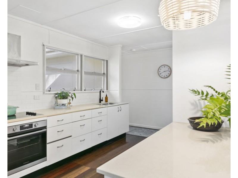 17 Hillcrest Avenue, Nambour QLD 4560