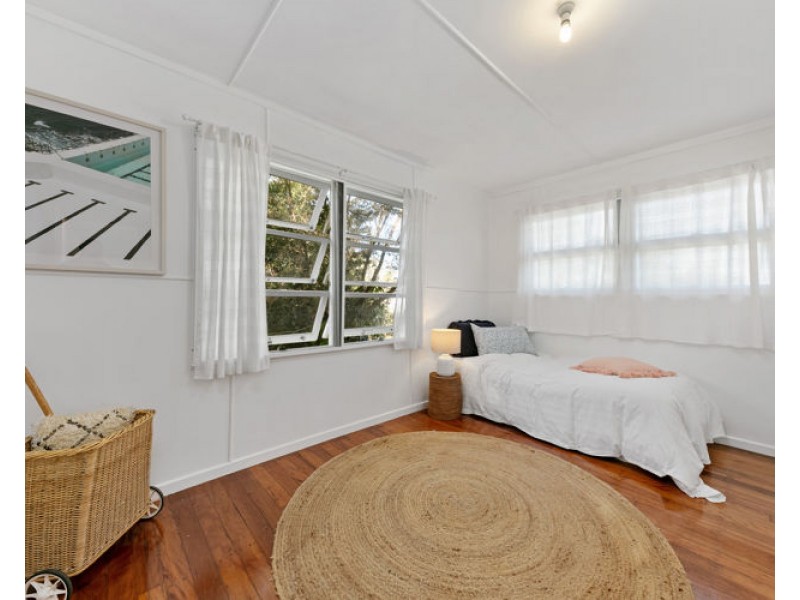 17 Hillcrest Avenue, Nambour QLD 4560