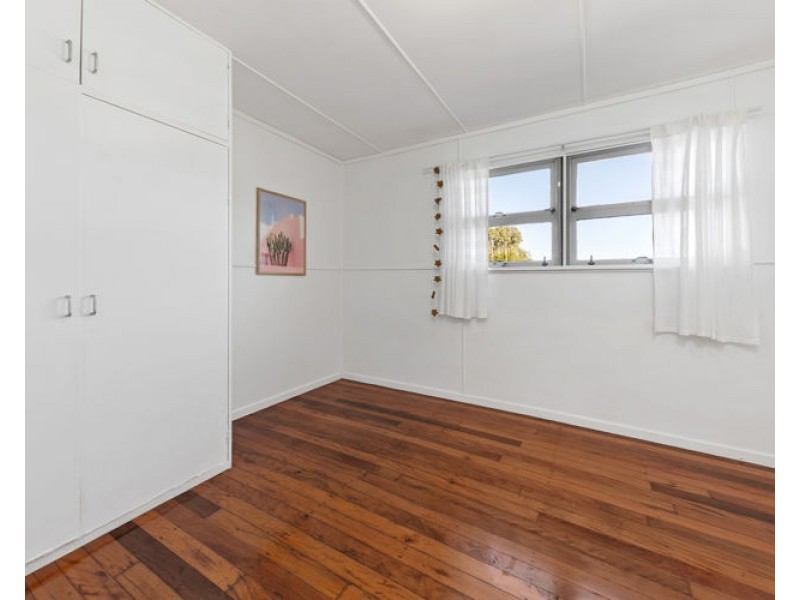 17 Hillcrest Avenue, Nambour QLD 4560