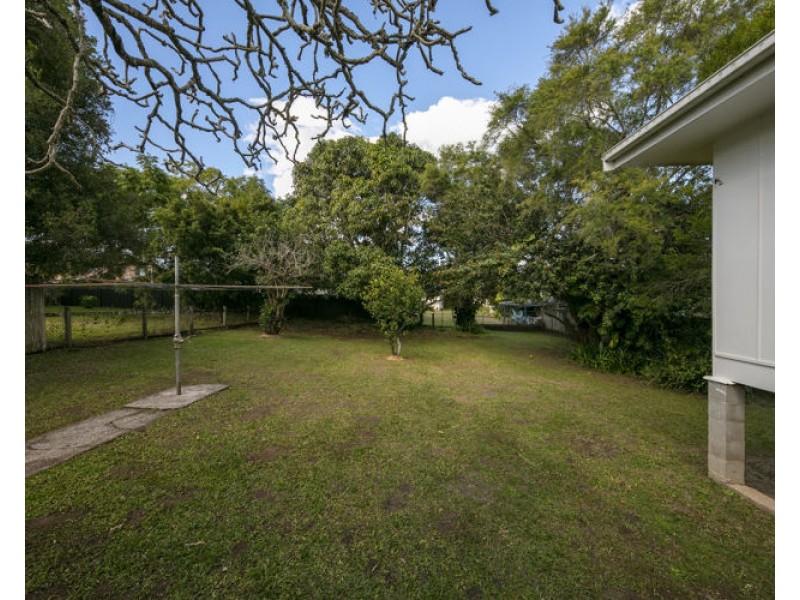 17 Hillcrest Avenue, Nambour QLD 4560