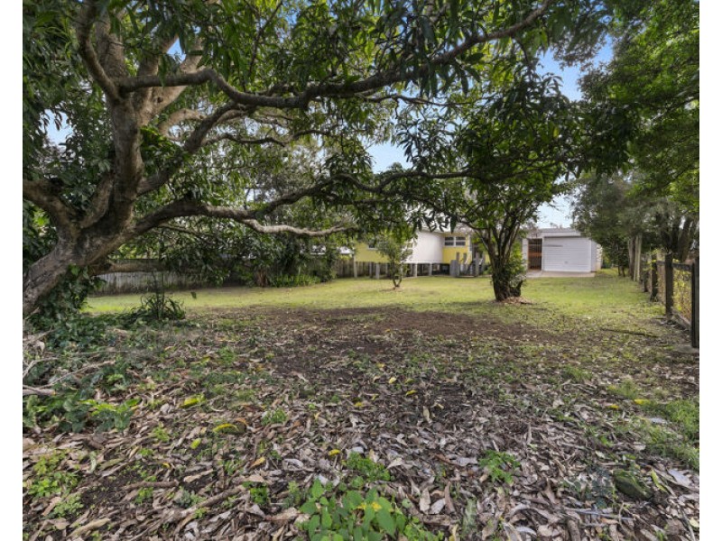 17 Hillcrest Avenue, Nambour QLD 4560
