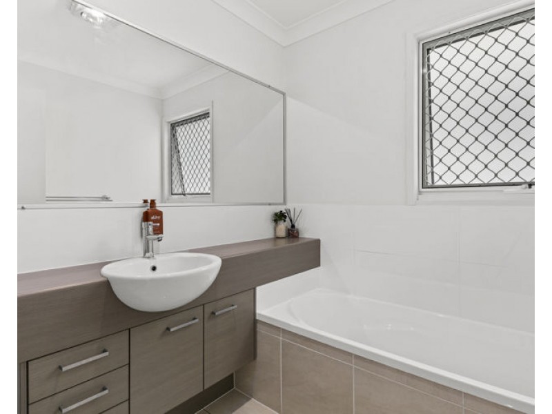 1 Buchanan Court, Burnside QLD 4560