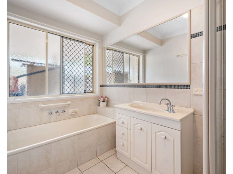 16 Albatross Avenue, Nambour QLD 4560