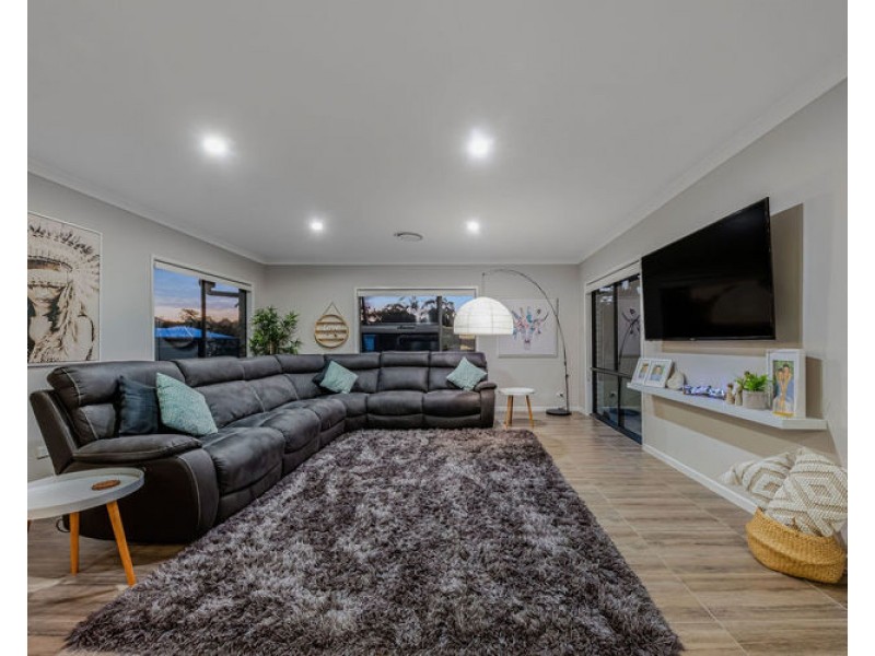 104 Devonstone Drive, Cooroibah QLD 4565