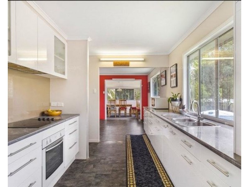 96 Green Gate Road, Cooroibah QLD 4565