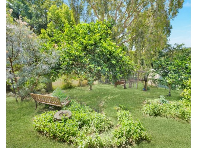 4 Mundara Court, Coes Creek QLD 4560