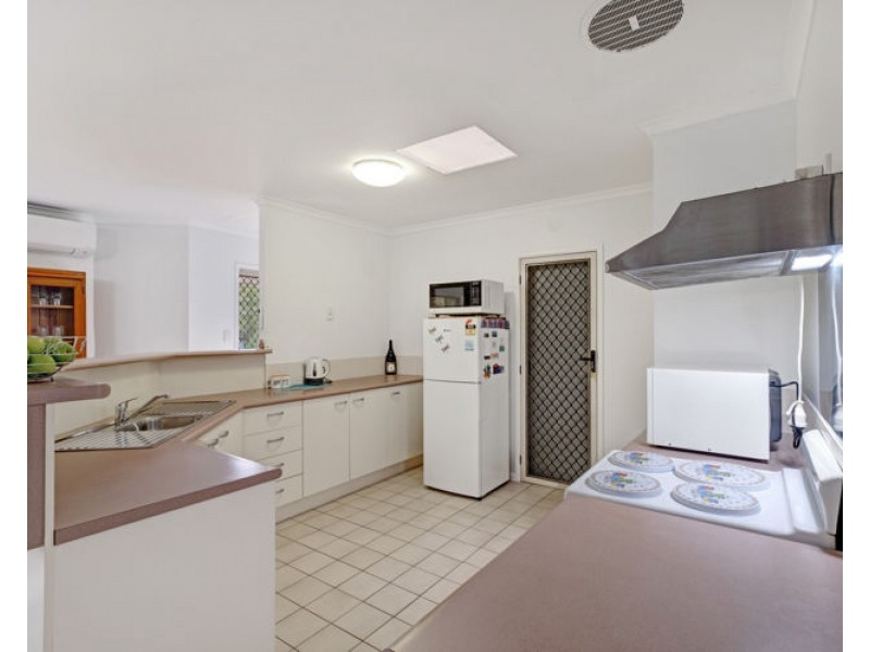 2/74 Spring Myrtle Avenue, Nambour QLD 4560