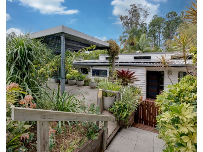 3 Louise Lane, Nambour QLD 4560