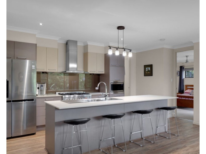 13 Heslop Place, Burnside QLD 4560