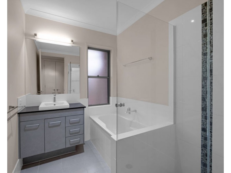 13 Heslop Place, Burnside QLD 4560