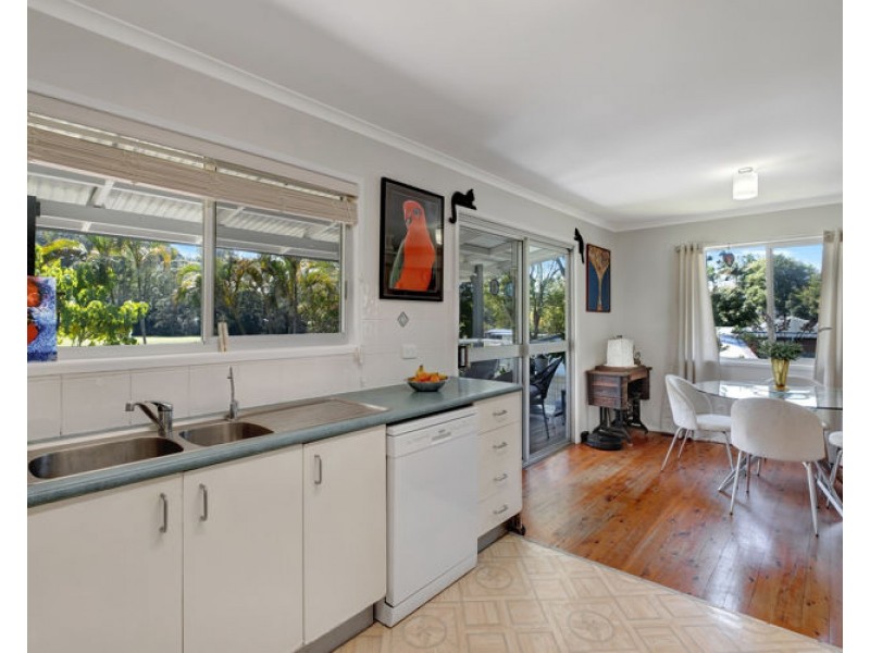 7 Carroo Court, Coes Creek QLD 4560