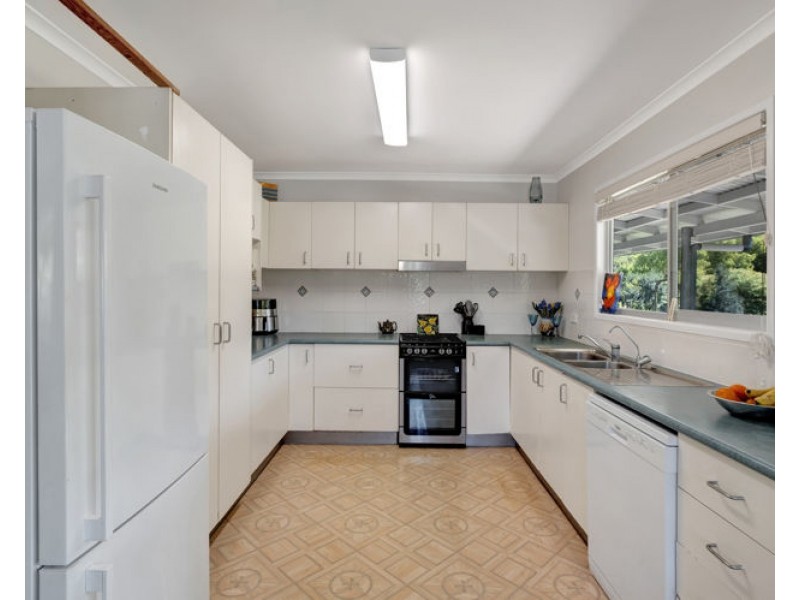 7 Carroo Court, Coes Creek QLD 4560
