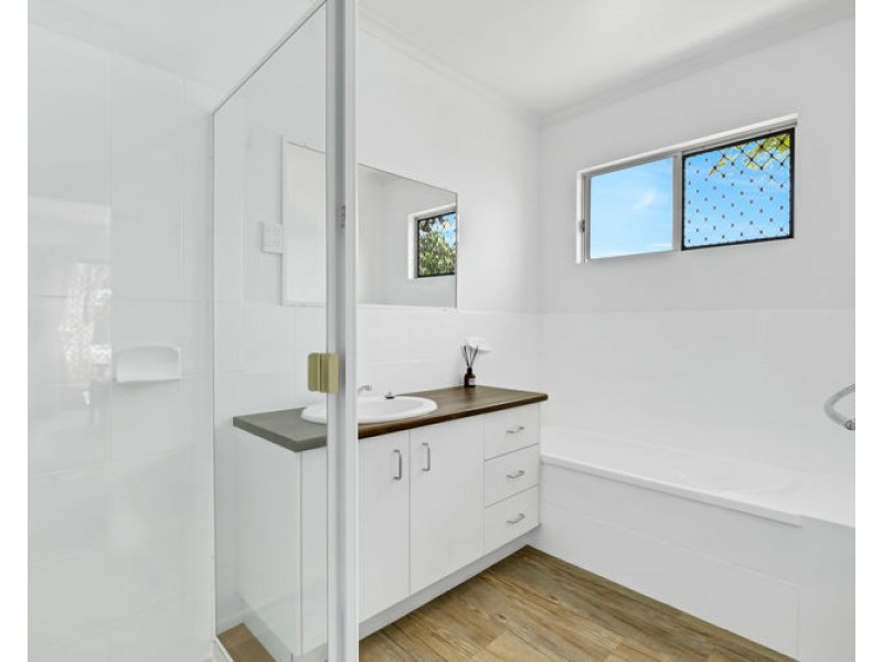 1/1 Parkvista Court, Burnside QLD 4560
