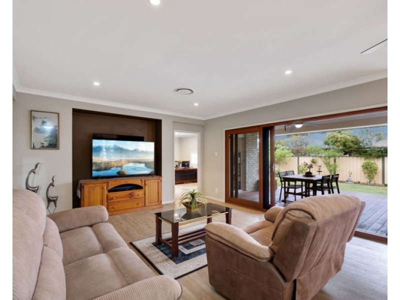 18 Retreat Crescent, Yandina QLD 4561