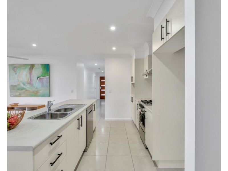 6 Moss Day Place, Burnside QLD 4560