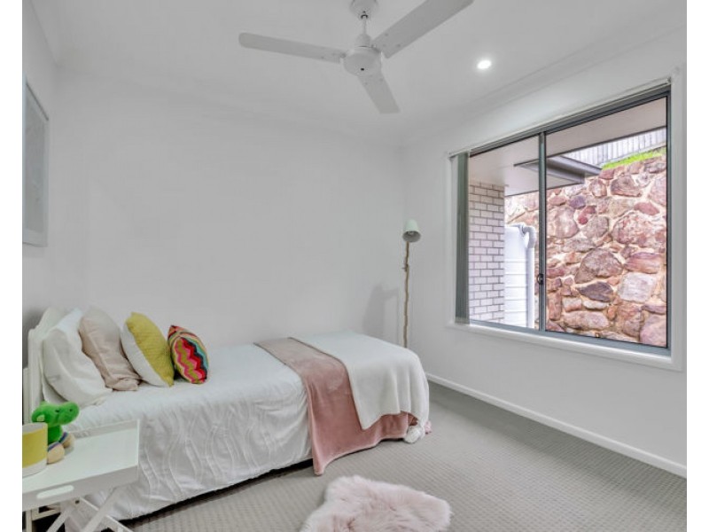 6 Moss Day Place, Burnside QLD 4560