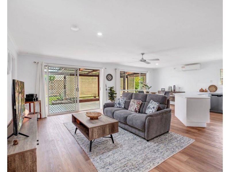 2/1 Parkvista Court, Burnside QLD 4560