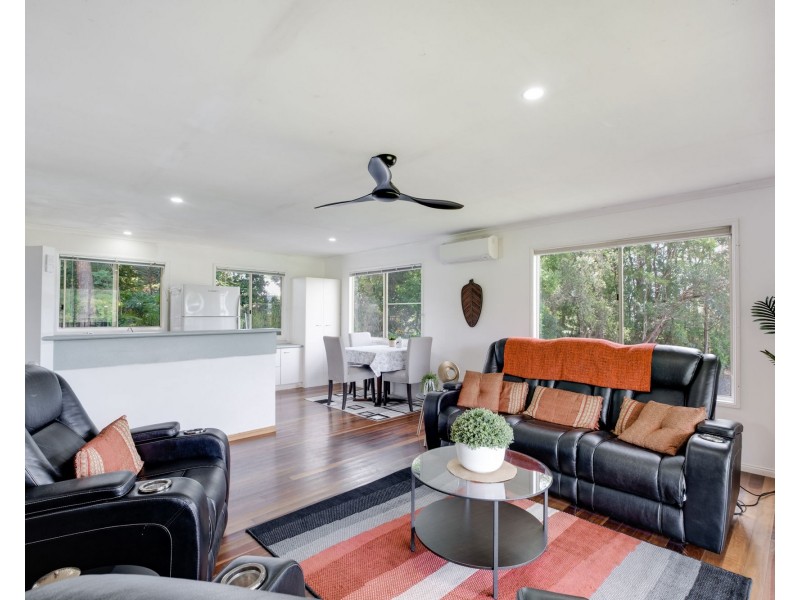 10 Mundoo Street, Coes Creek QLD 4560