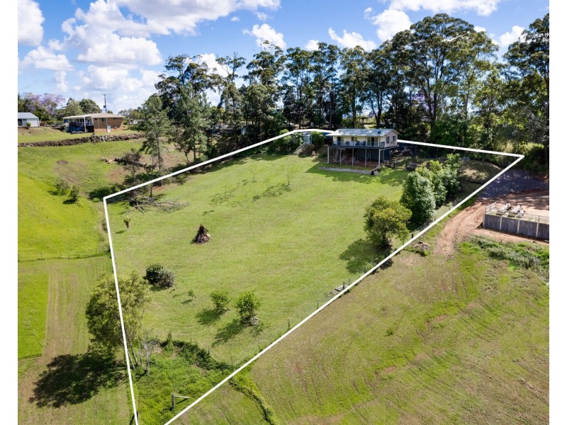 10 Mundoo Street, Coes Creek QLD 4560