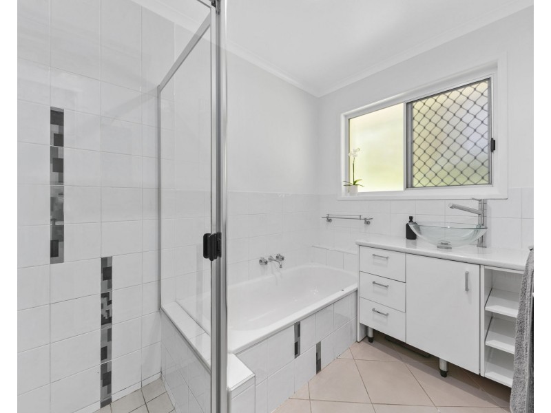 20-22 Angus Crescent, Kureelpa QLD 4560