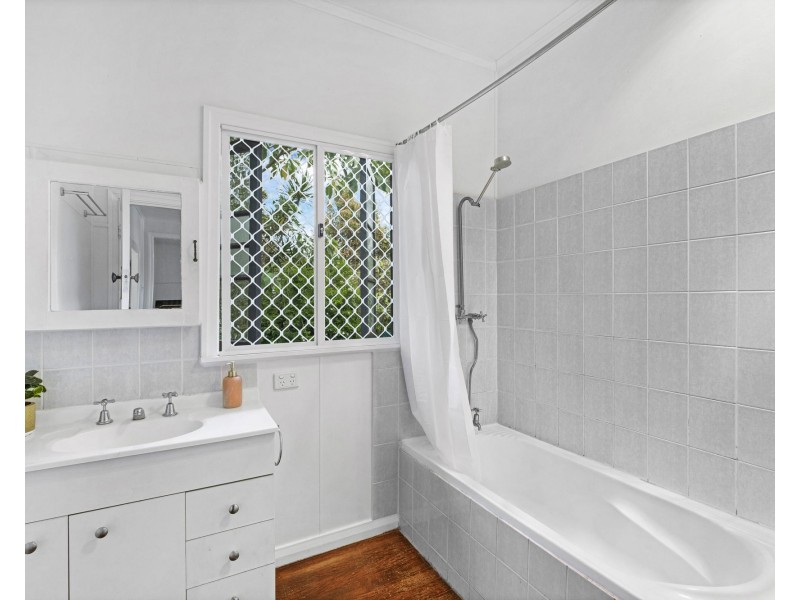 98 Perwillowen Road, Burnside QLD 4560
