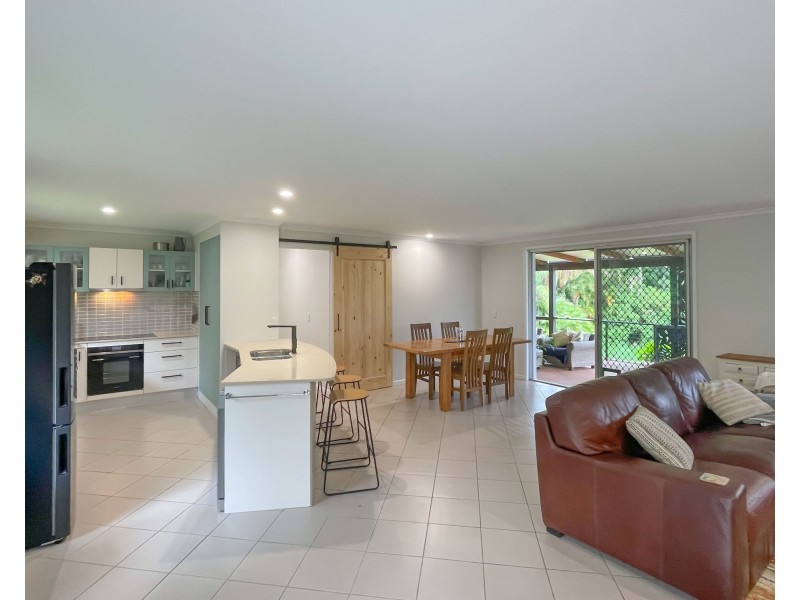 20-22 Angus Crescent, Kureelpa QLD 4560
